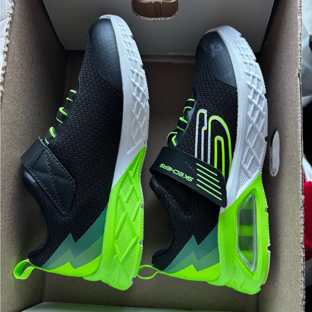 Skechers Kids -NEW